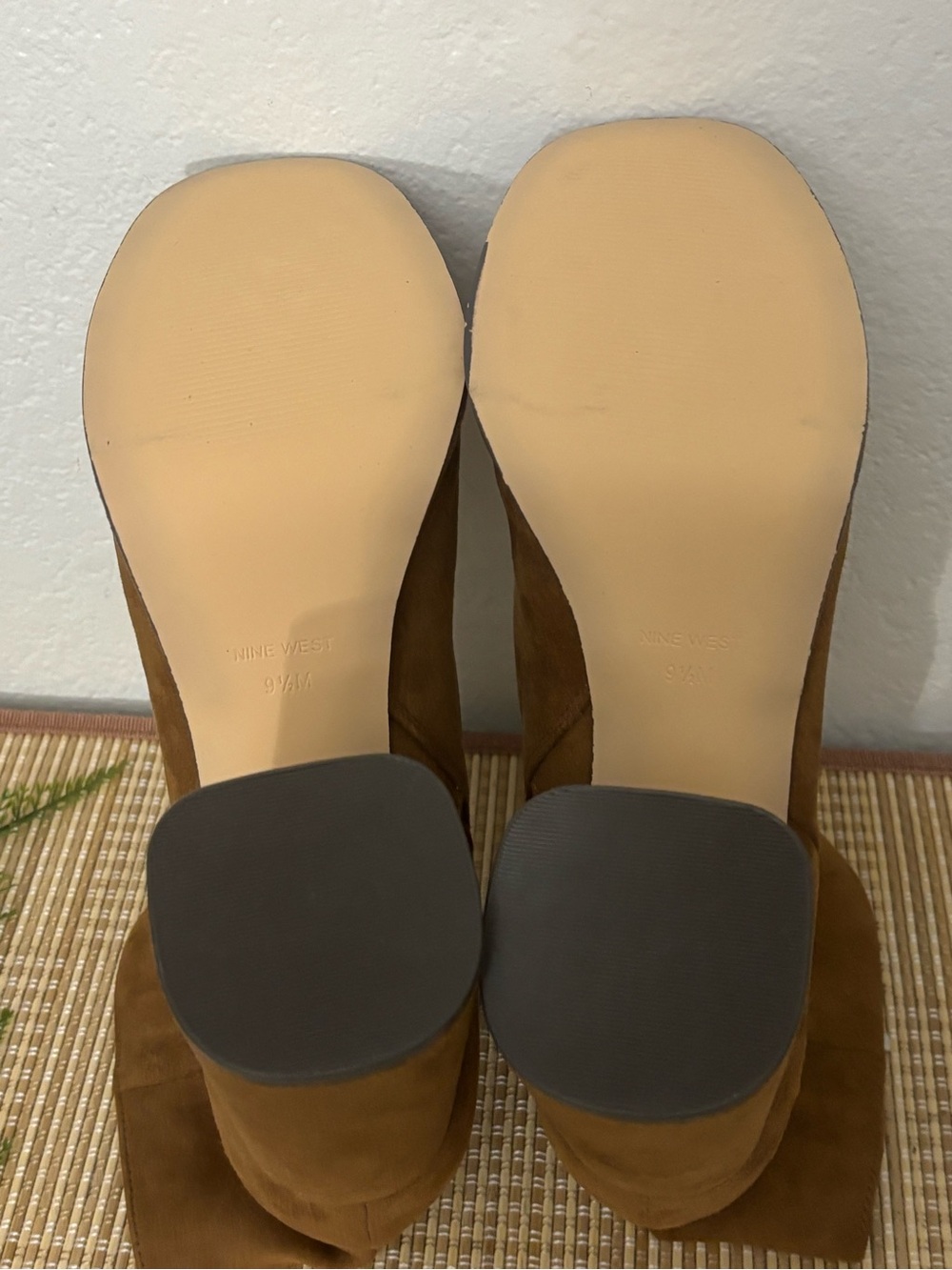 Nine West Woman VELO2 Bootie Size: 9.5M - Picture 5 of 5